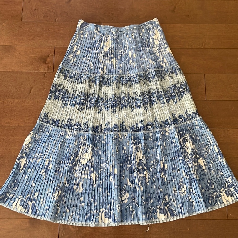 Vintage floral pleated skirt